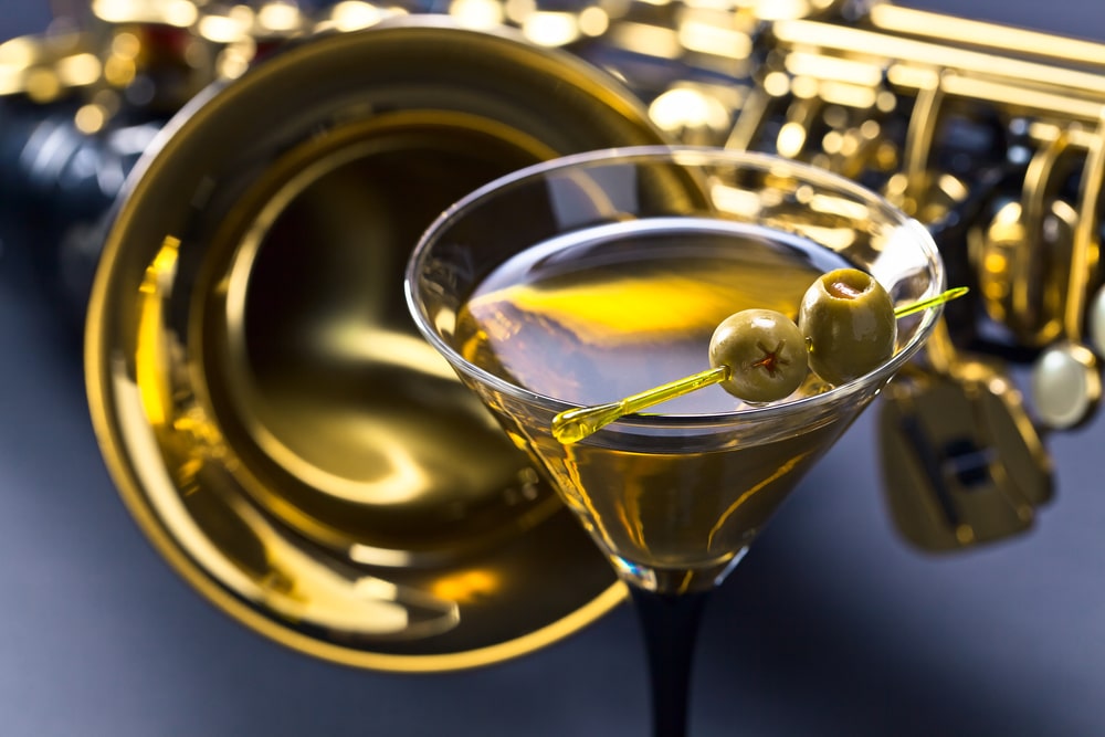 Martini und ein Saxophon
